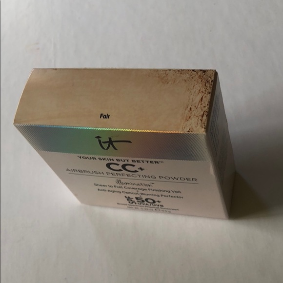 It Cosmetics CC+ Illumination Powder - Picture 3 of 6